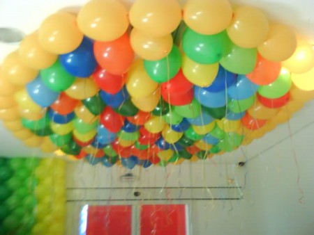 cercado com baloes teto